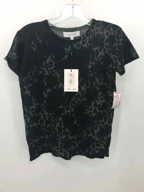 Pre-Owned John + Jenn Green Size XS T-shirt-- Hooded Caped Shawl Collar