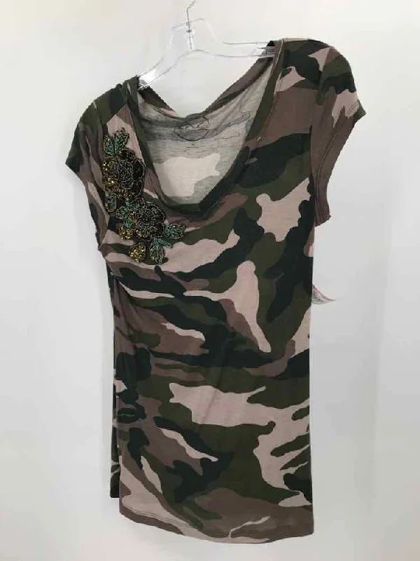 Pre-Owned INC Green Size Medium T-shirt-- Ribbed Striped Patterned