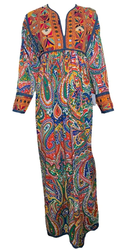 Franco Moschino Runway Couture Spring 1994 Embroidered Paisley Kaftan Dress Tunics Chic fashionable Franco Moschino Runway Couture Spring 1994 Embroidered Paisley Kaftan Dress Tunics Chic fashionable