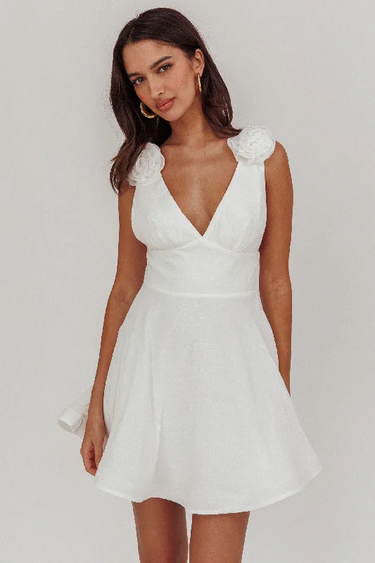 Kalinda Detachable Rose Mini Dress White Elegant Mini Dress with Ruffles
