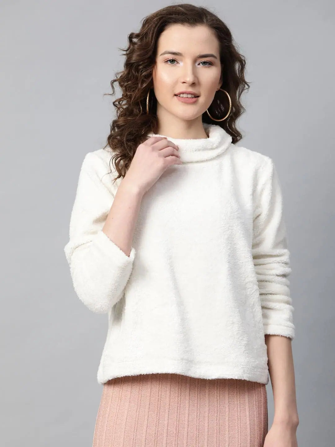White High Neck Faux Fur Sweatshirt Hoodie with Sequins Glamorous Eye-catching