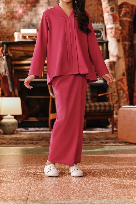 The Akar Kita Folded Skirt - Magenta cashmere skirt fine