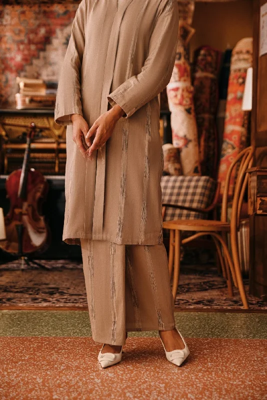 The Akar Kita Women Folded Skirt - Dustline corduroy skirt comfortable