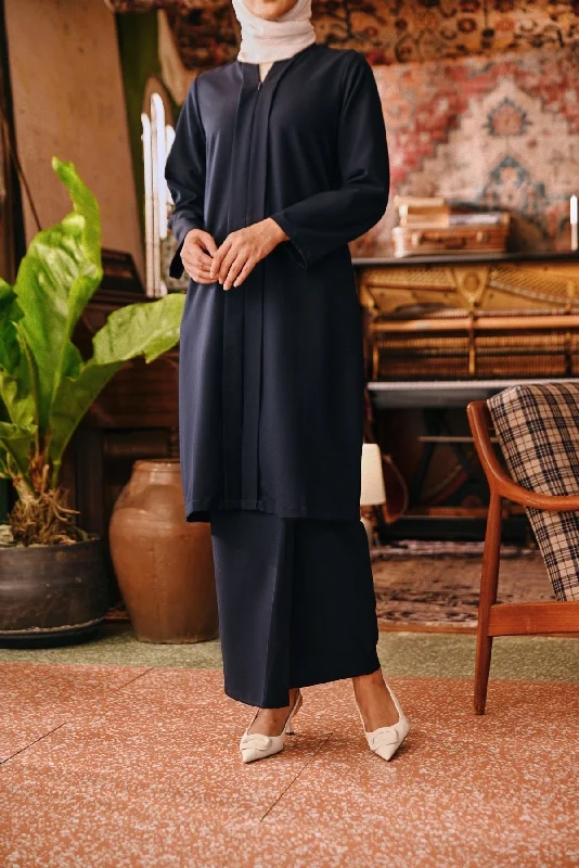 The Akar Kita Women Folded Skirt - Navy cotton skirt soft