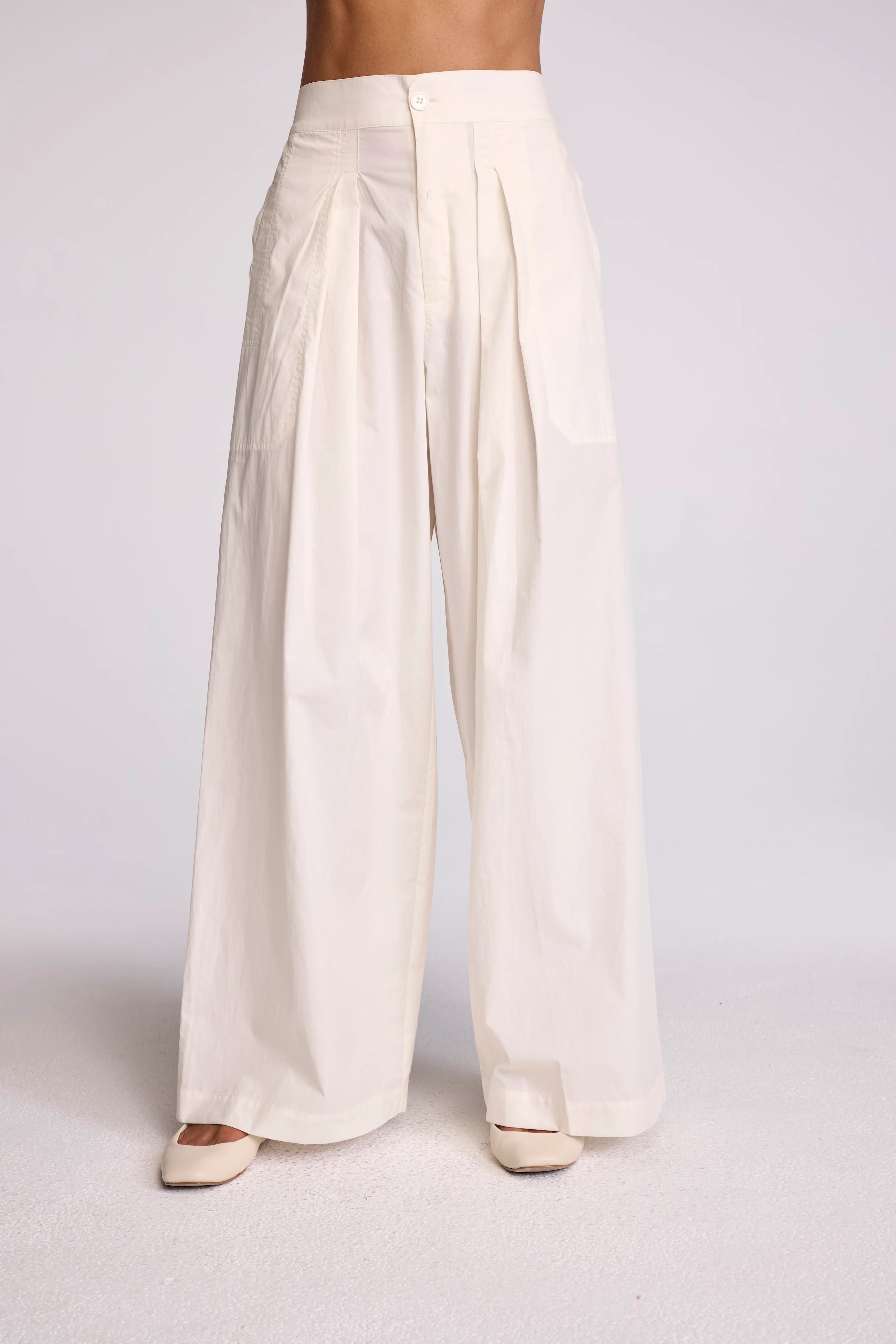 WHISPER WHITE