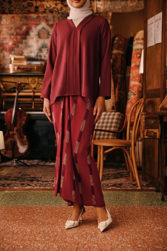The Akar Kita Women Wrap Skirt - Emberline linen skirt light