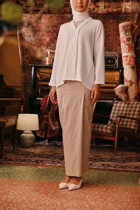 The Akar Kita Women Folded Skirt - Champagne Dash breathable skirt fabric