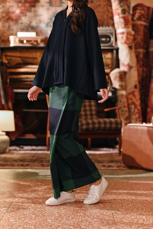 The Akar Kita Folded Skirt - Green Square seamless skirt comfort