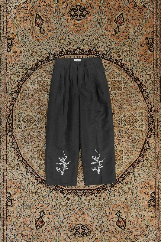 EMBROIDERY 3TUCK PANTS (BLACK) Cozy Fitted Pants