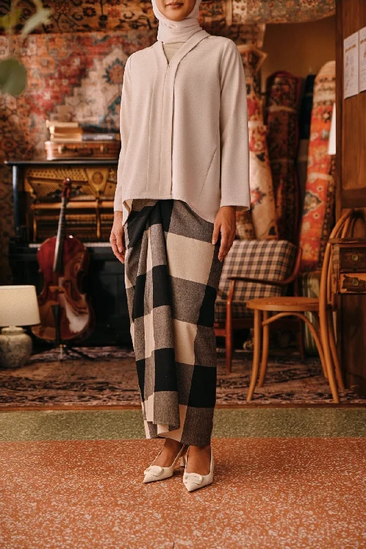 The Akar Kita Women Wrap Skirt - Black Square leather skirt modern
