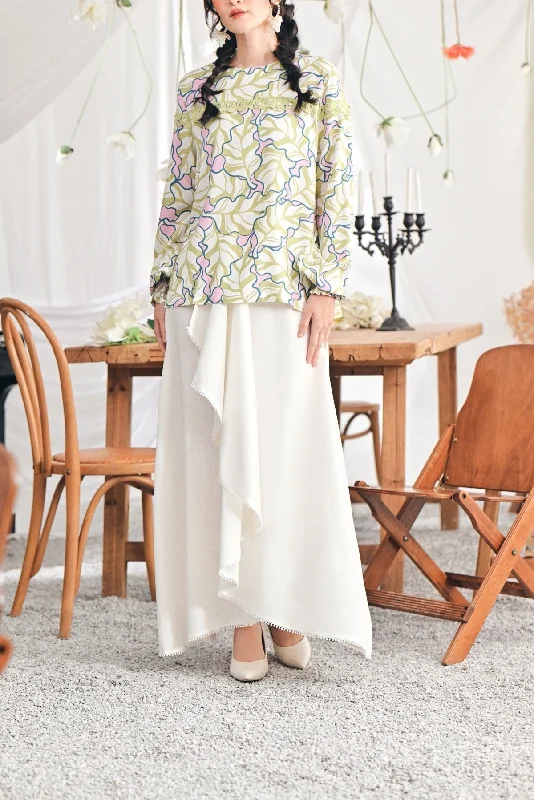 The Mimpian Women Ruffle Wide Skirt - White lace skirt intricate