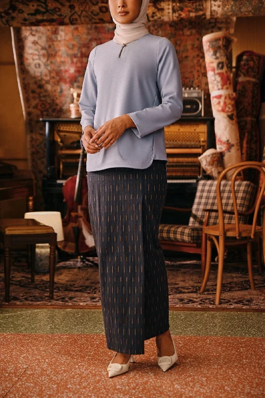 The Akar Kita Women Folded Skirt - Grey Harvest leather skirt durable
