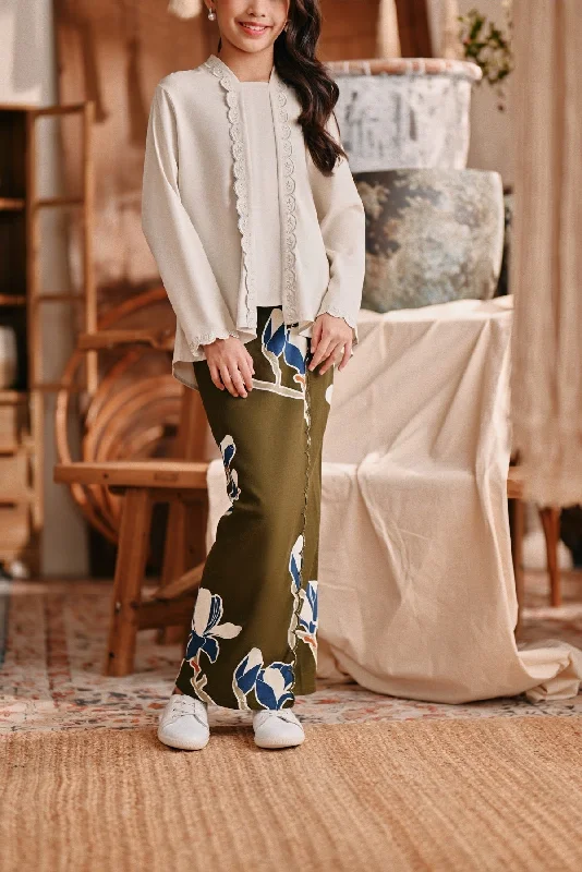 The Bay Broderie Back Pleats Skirt - Serene cashmere skirt soft