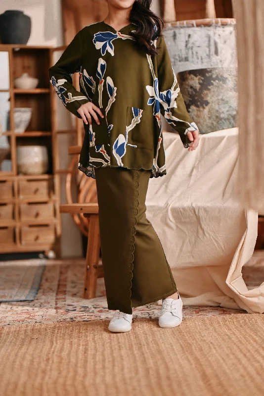The Bay Broderie Back Pleats Skirt - Olive denim skirt classic